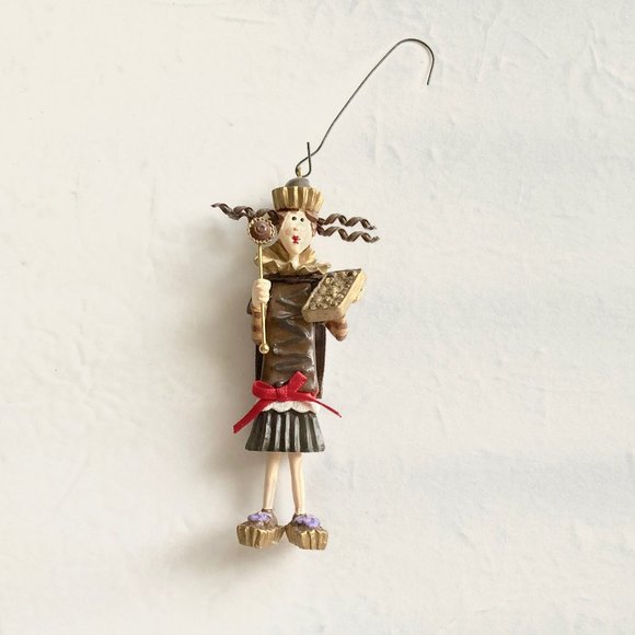Hallmark Other - Hallmark 2005 Queen of Chocolate Ornament